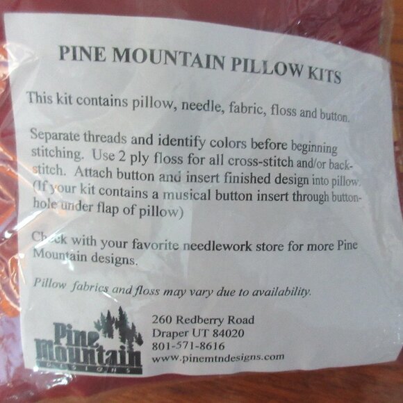 Pine Mountain Pillow kit "Warm Wishes" - Picture 3 of 3